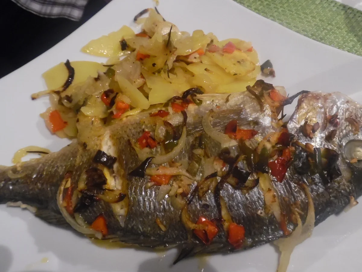 Dorade auf dem Kartoffelbett - Rezept - Bild Nr. 940