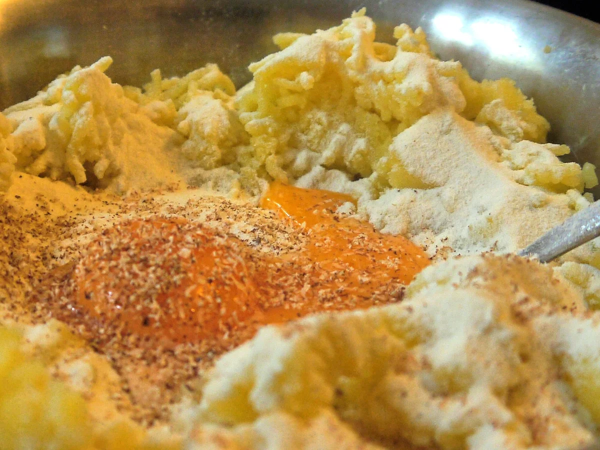 Rezept: Bergkäse-Gnocchi in Tomatensauce Bild Nr. 943 Bergkäse-Gnocchi in Tomatensauce - Rezept - Bild Nr. 943