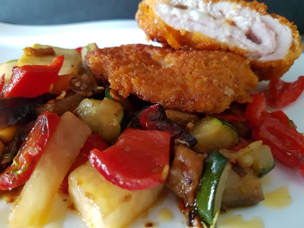 Rezept: Schnitzel (gefüllt) mit Kastanien-Maronenpanade à la Biggi Bild Nr. 8 Schnitzel (gefüllt) mit Kastanien-Maronenpanade à la Biggi - Rezept - Bild Nr. 8