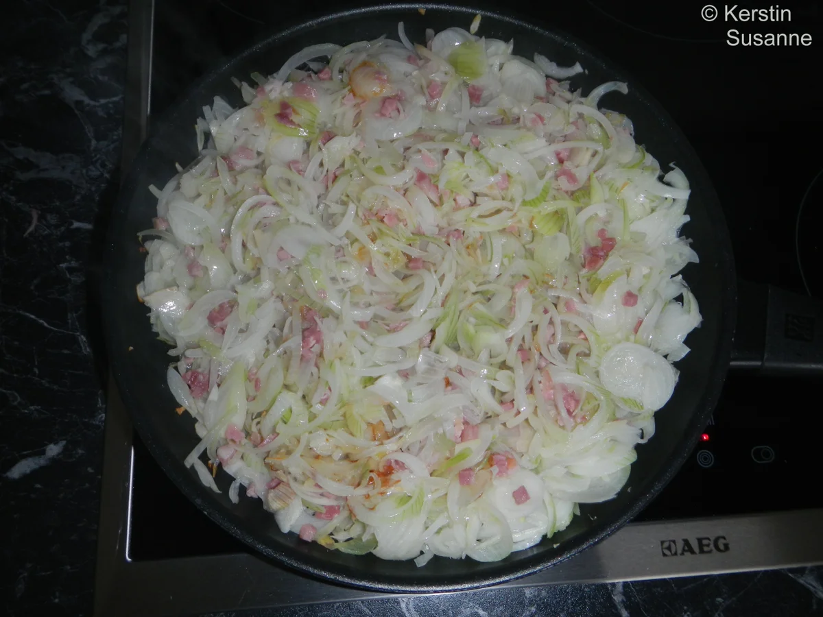 Rezept: Zwiebelkuchen Bild Nr. 952 Zwiebelkuchen - Rezept - Bild Nr. 952