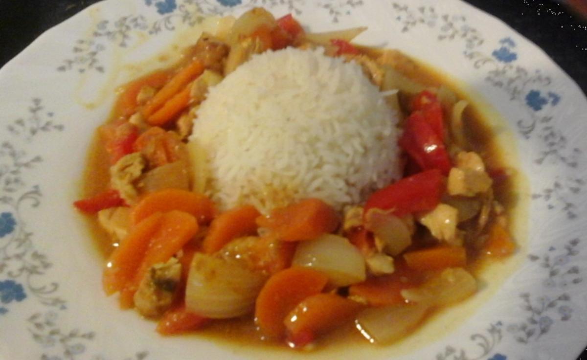 Curry mit Kokosmilch und Reis - Rezept