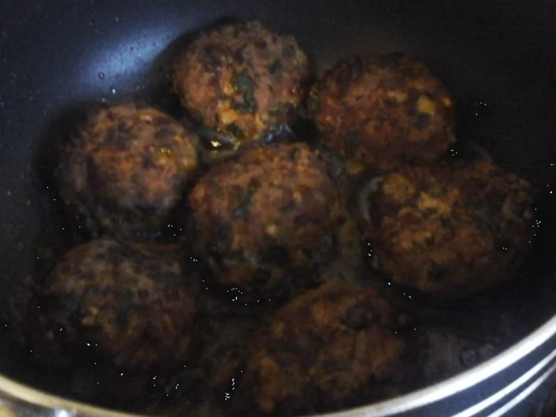 Rezept: Buletten asiatisch gewürzt mit Sauce, Curry-Blumenkohl und Möhren-Kartoffel-Stampf Bild Nr. 948 Buletten asiatisch gewürzt mit Sauce, Curry-Blumenkohl und Möhren-Kartoffel-Stampf - Rezept - Bild Nr. 948