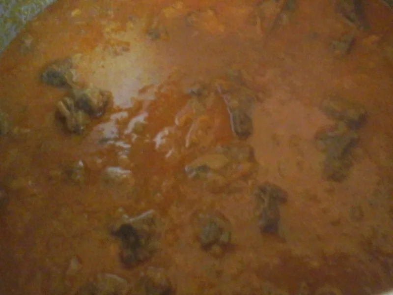 Rindergulasch mit Rosenkohl und Rosmarinkartoffeln - Rezept - Bild Nr. 945