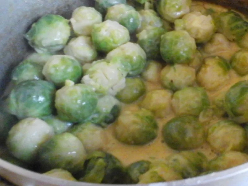 Rindergulasch mit Rosenkohl und Rosmarinkartoffeln - Rezept - Bild Nr. 946