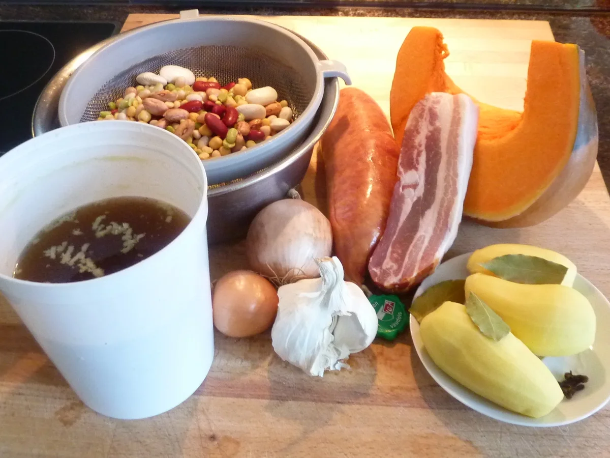 Bauerntopf mit Wurst und Speck. - Rezept - Bild Nr. 943