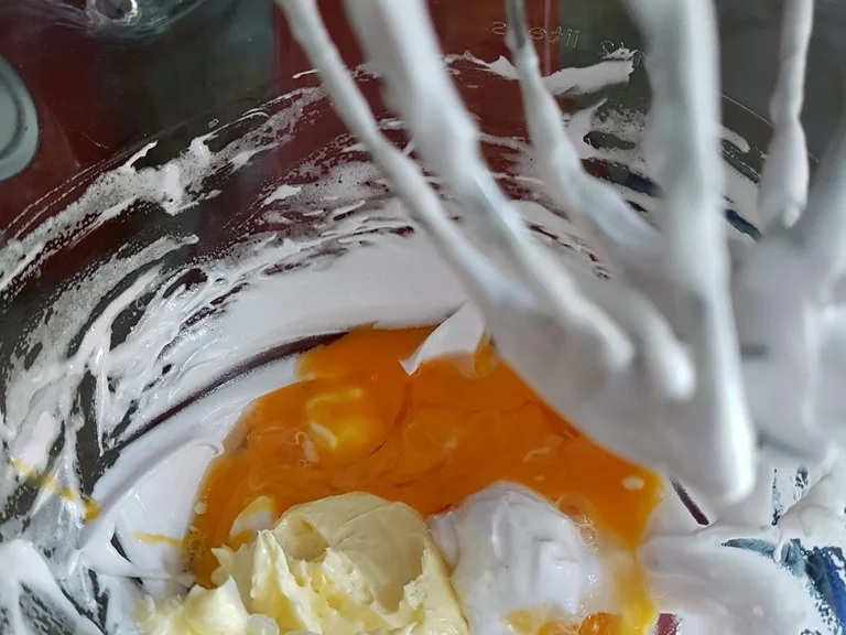 Eischneekugeln auf Kastanien Orangenboden - Rezept - Bild Nr. 946