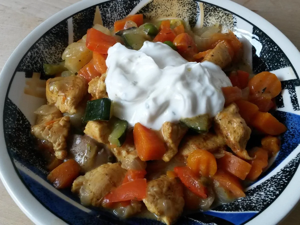 Rezept: Cremige Gemüse - Hähnchen Pfanne Cremige Gemüse - Hähnchen Pfanne - Rezept