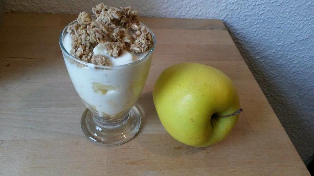 Bilder für Apfel - Crunch - Joghurt Rezept