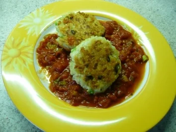 Reisfrikadellen mit Tomatensoße - Rezept