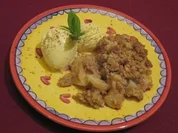 Fruchtig bunter Crumble mit Vanilleeis - Fruity Fairytale - Rezept
