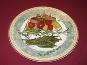 Schweinefilet aus dem Ofen auf Kartoffeln und Tomaten mit grünen Bohnen - Rezept