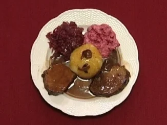 Wildschwein an Steinpilzen, Klößen und Rotkohl (Dagmar Frederic) - Rezept