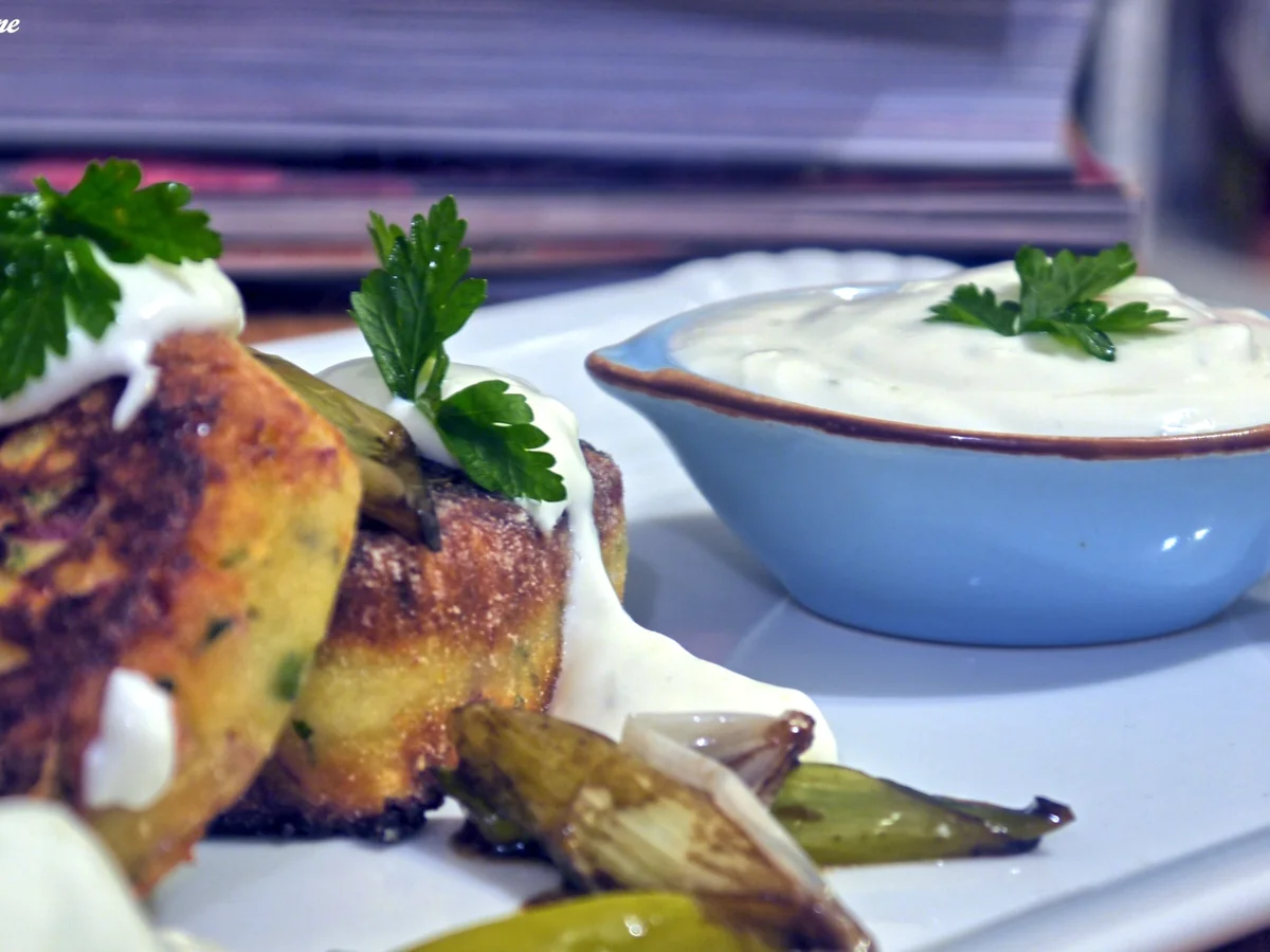 Kartoffel-Chorizo-Taler mit Limettendip und karamellisierten Lauchzwiebeln - Rezept - Bild Nr. 953