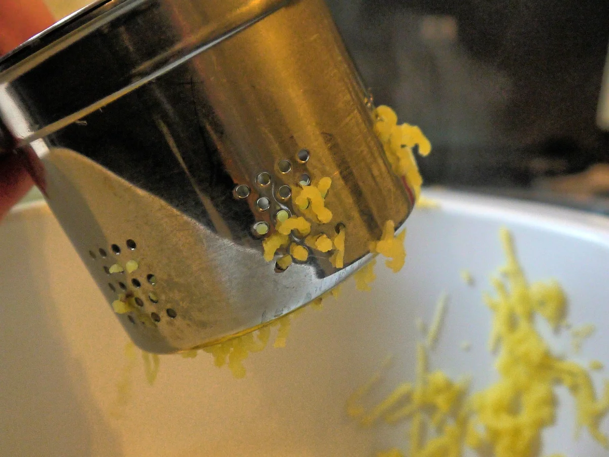 Kartoffel-Chorizo-Taler mit Limettendip und karamellisierten Lauchzwiebeln - Rezept - Bild Nr. 956