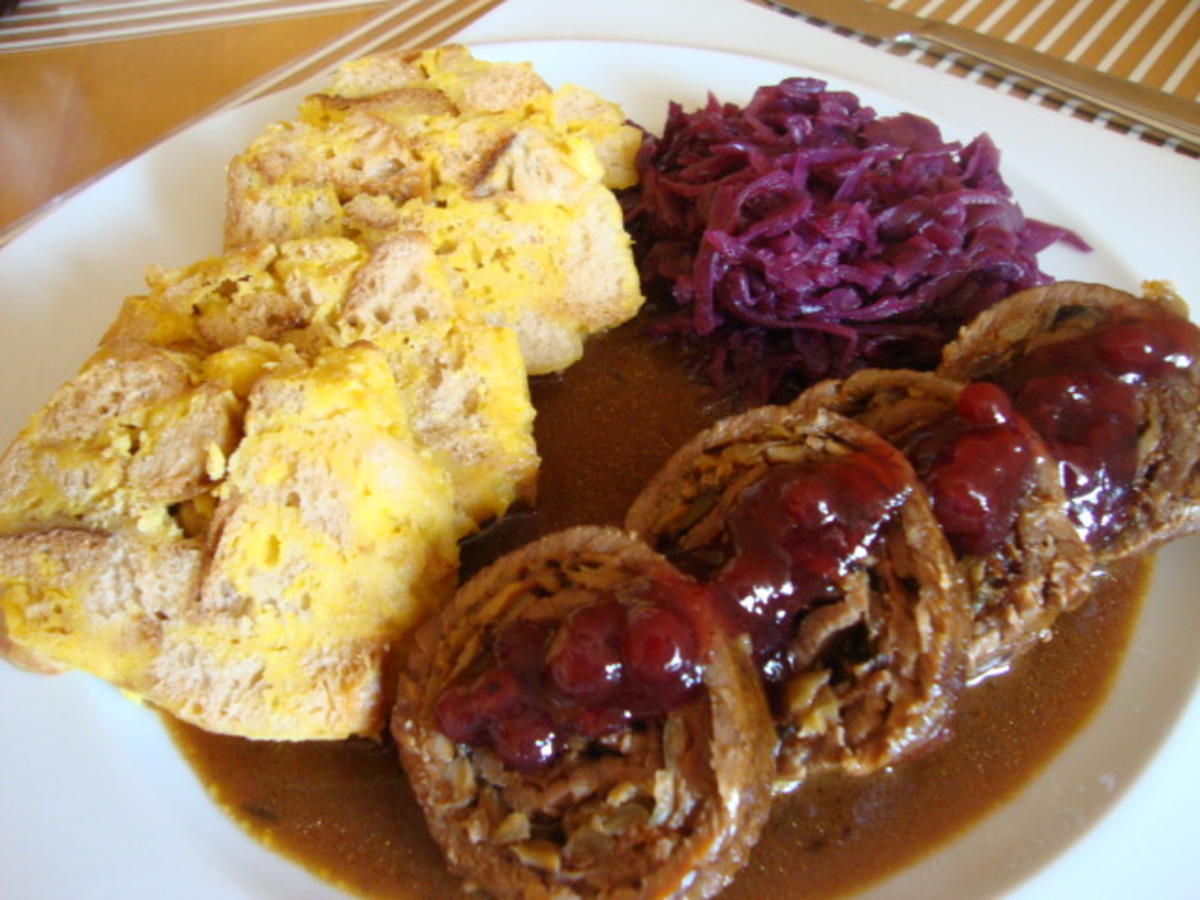 Marinierte Rinderroulade, gefüllt mit Parmaschinken, Zwiebel und
Waldpilzen - Rezept Gesendet von digger56