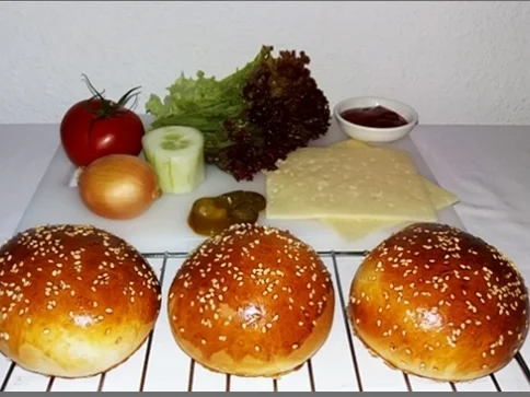 Hausgemachte Hamburger mit „Coca Cola Kaviar“ - Rezept - Bild Nr. 967