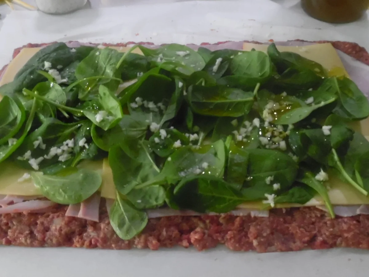 Gefüllte Hack-Rolle - Rezept - Bild Nr. 985