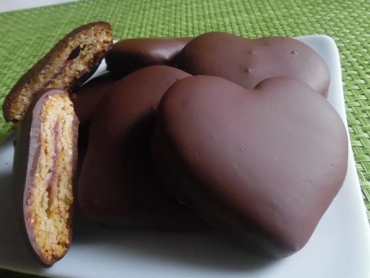 Rezept: Lebkuchenherzen, fruchtig gefüllt Bild Nr. 998 Lebkuchenherzen, fruchtig gefüllt - Rezept - Bild Nr. 998