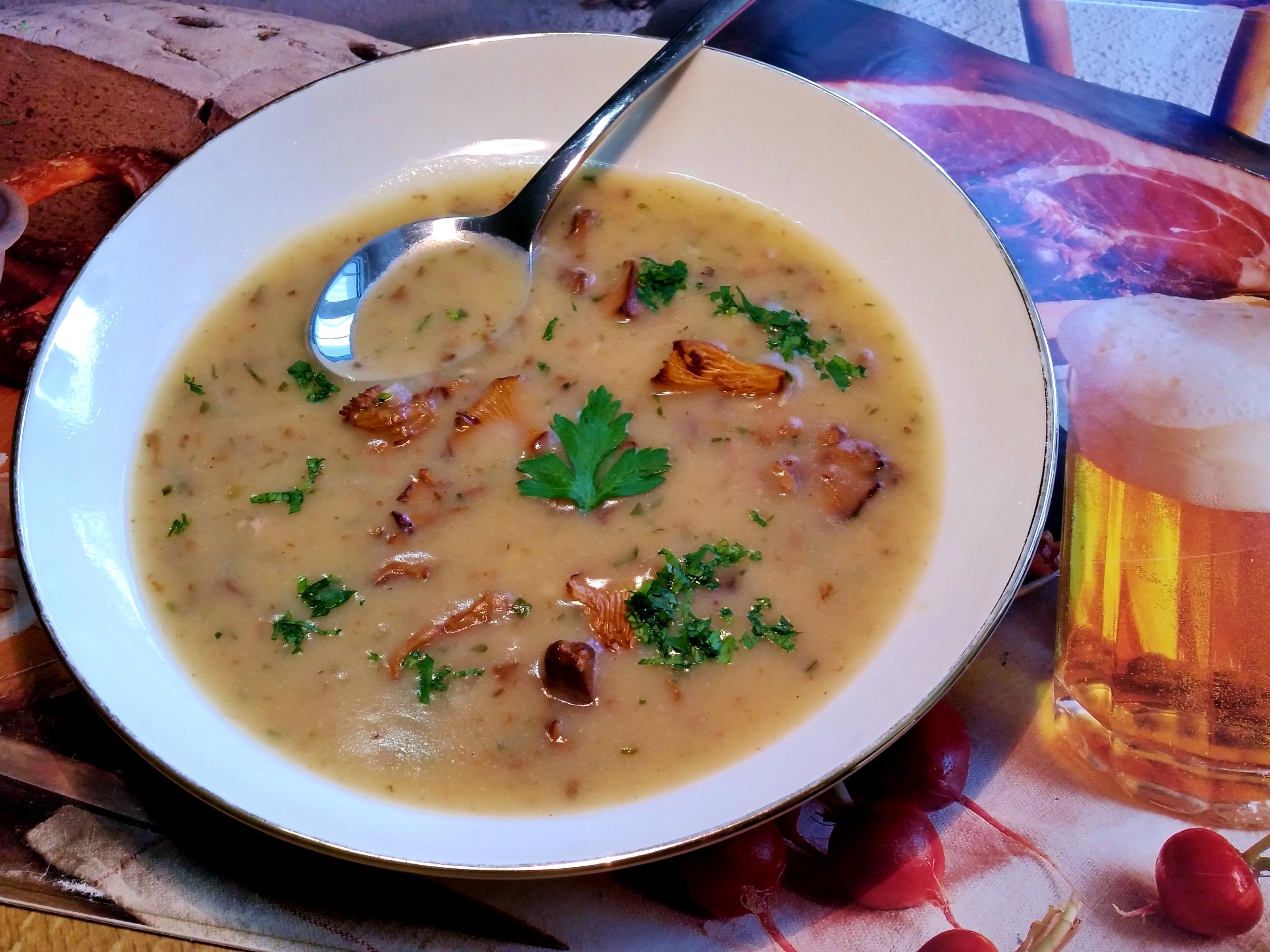 Bilder für Kartoffelsuppe mit Pfifferlingen - Rezept