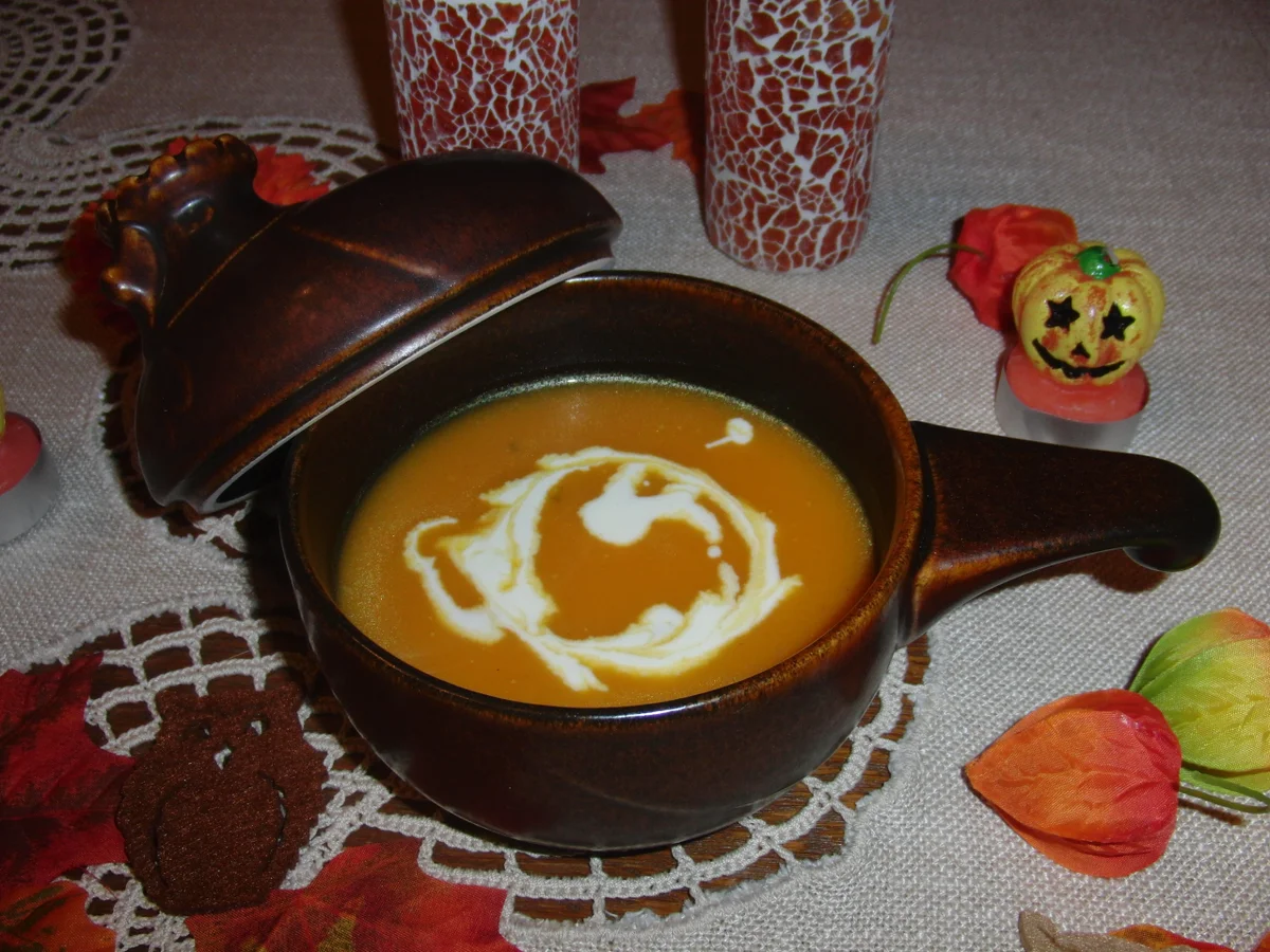 Rezept: KÜRBISCREMESUPPE Bild Nr. 2 KÜRBISCREMESUPPE - Rezept - Bild Nr. 2