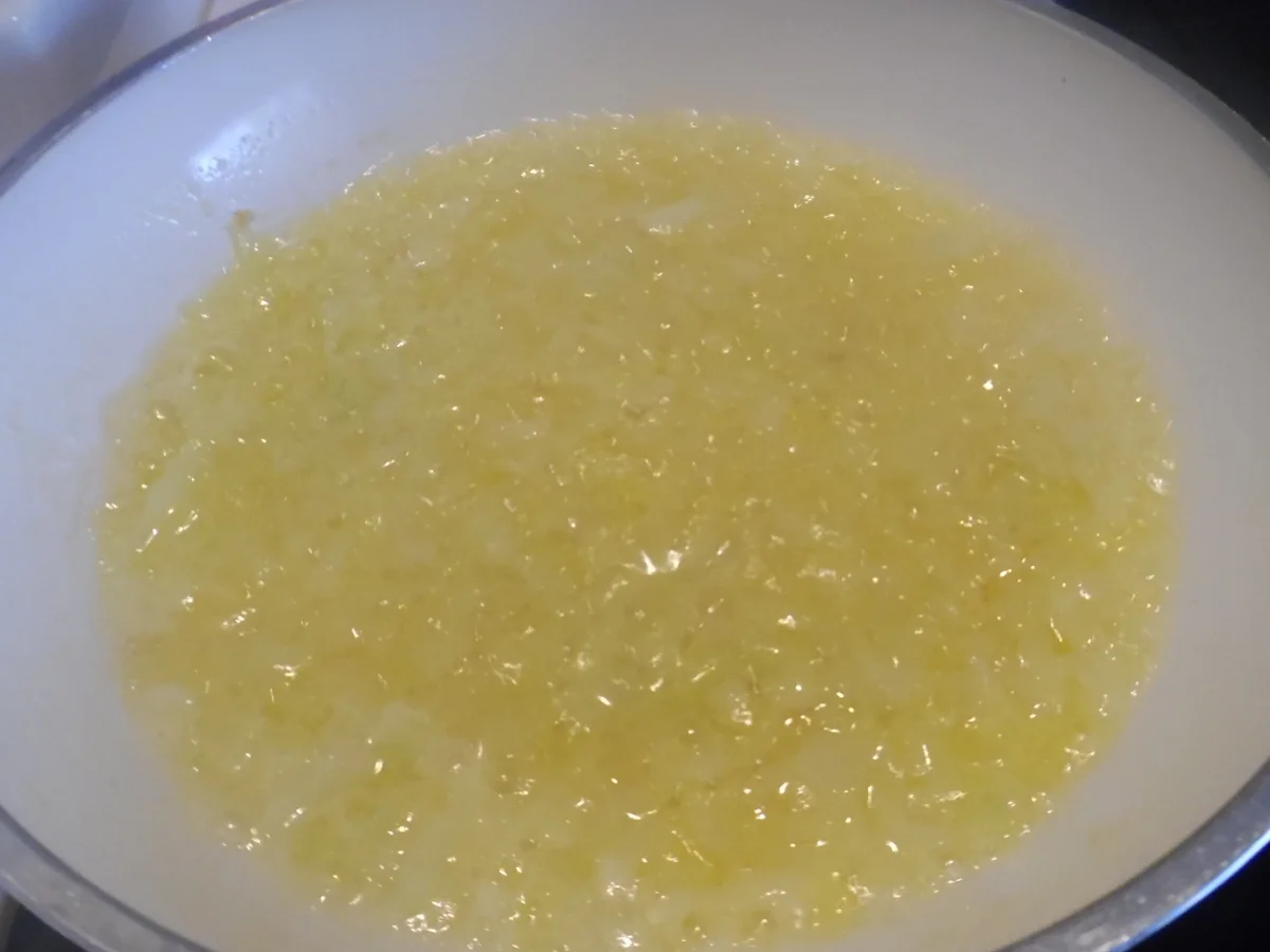 Tiroler Speck-Knödel mit Rahm-Sauerkraut und Zwiebelschmelze - Rezept - Bild Nr. 1010