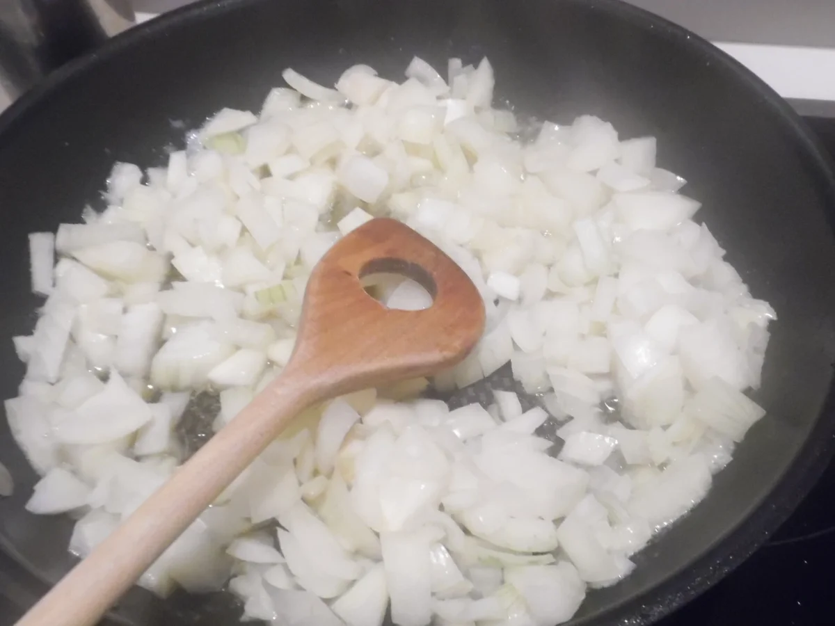 Tiroler Speck-Knödel mit Rahm-Sauerkraut und Zwiebelschmelze - Rezept - Bild Nr. 1015