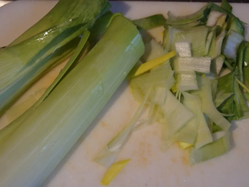 Hähnchensuppe mit Gemüse und Eierblumeneinlage - Rezept - Bild Nr. 1029