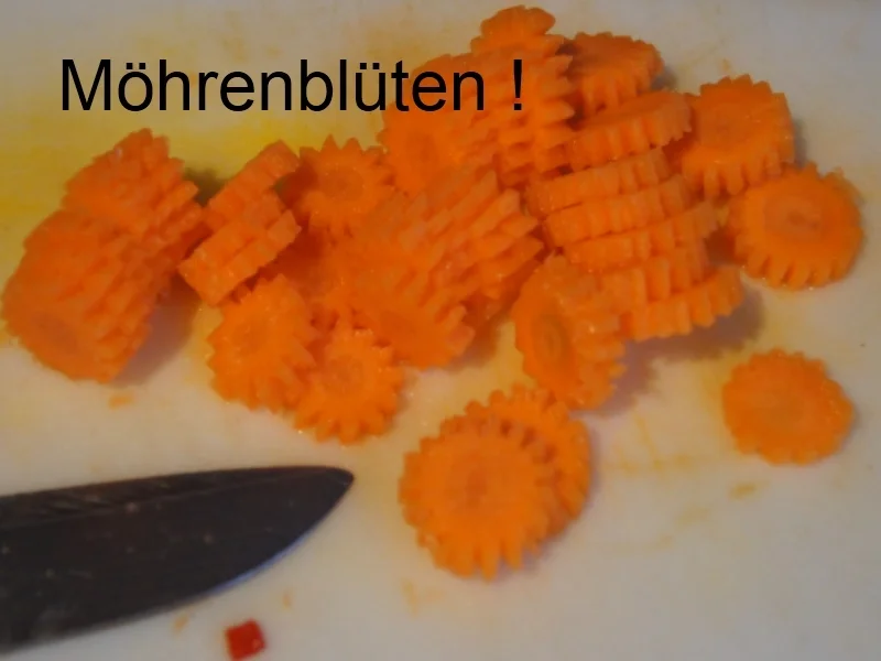 Hähnchensuppe mit Gemüse und Eierblumeneinlage - Rezept - Bild Nr. 1033