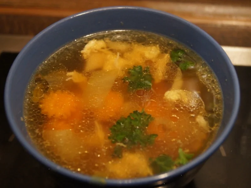 Hähnchensuppe mit Gemüse und Eierblumeneinlage - Rezept - Bild Nr. 1046