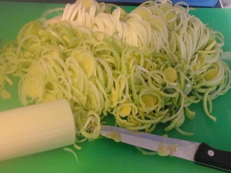 Porree-Rinddfleisch-Pasta und gemischten Salat - Rezept - Bild Nr. 1026