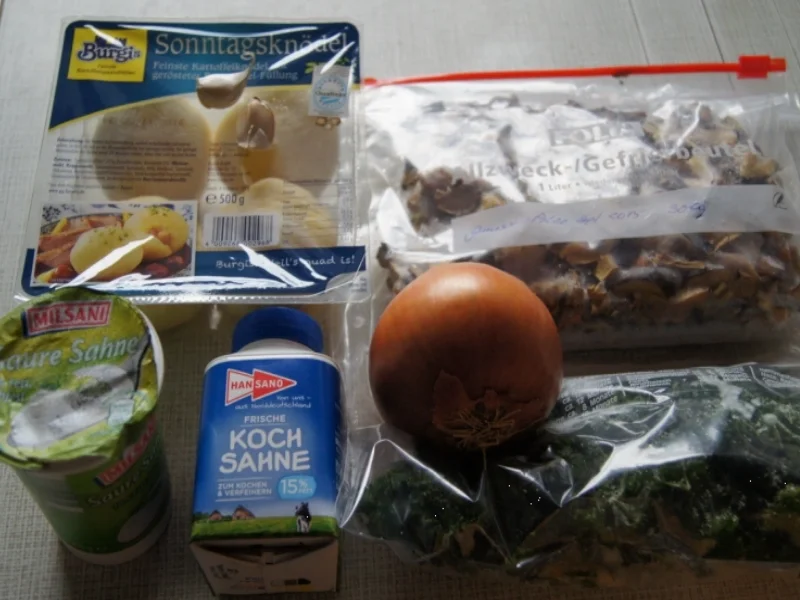 Waldpilz-Zwiebel-Rahmsauce mit Kartoffelknödeln - Rezept - Bild Nr. 1032