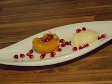 Dessert: Gebackene Pfirsisch mit Honig, Vanilleeis und Granatapfelkernen - Rezept
