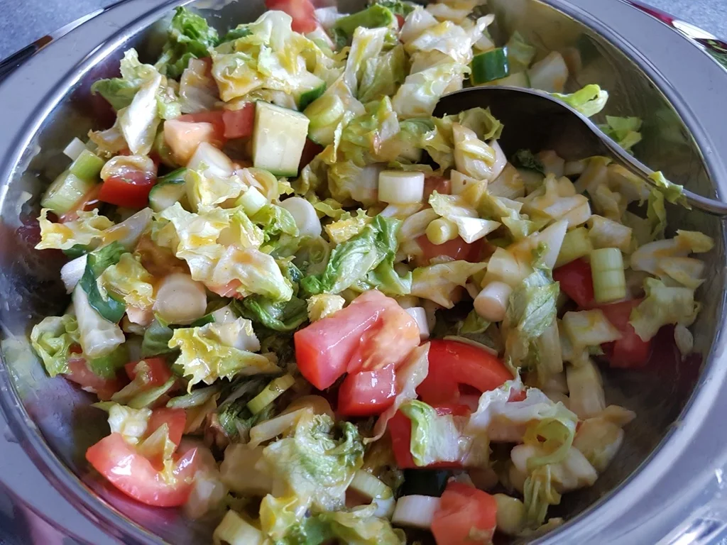 Rezept: Salat mit Mango-Chili-Dressing Bild Nr. 6 Salat mit Mango-Chili-Dressing - Rezept - Bild Nr. 6