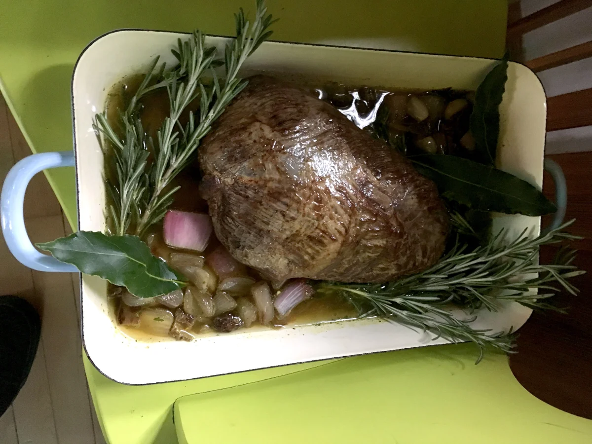 Pauls Braten: Rinderbraten an Kartoffel-Selleriestampf und Morchelsauce - Rezept - Bild Nr. 2