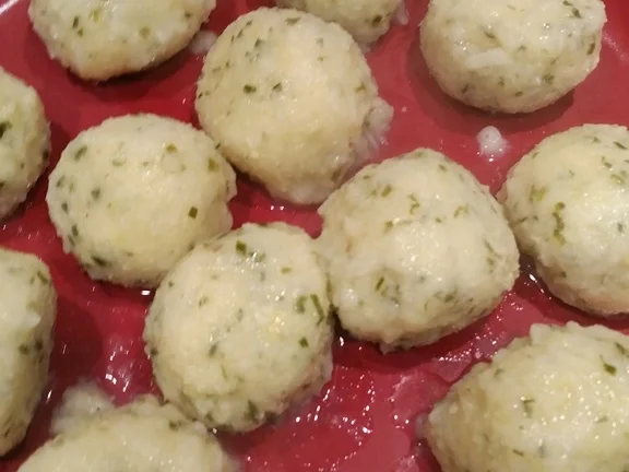 Rezept: Käse - Kräuter - Knödel Bild Nr. 1054 Käse - Kräuter - Knödel - Rezept - Bild Nr. 1054