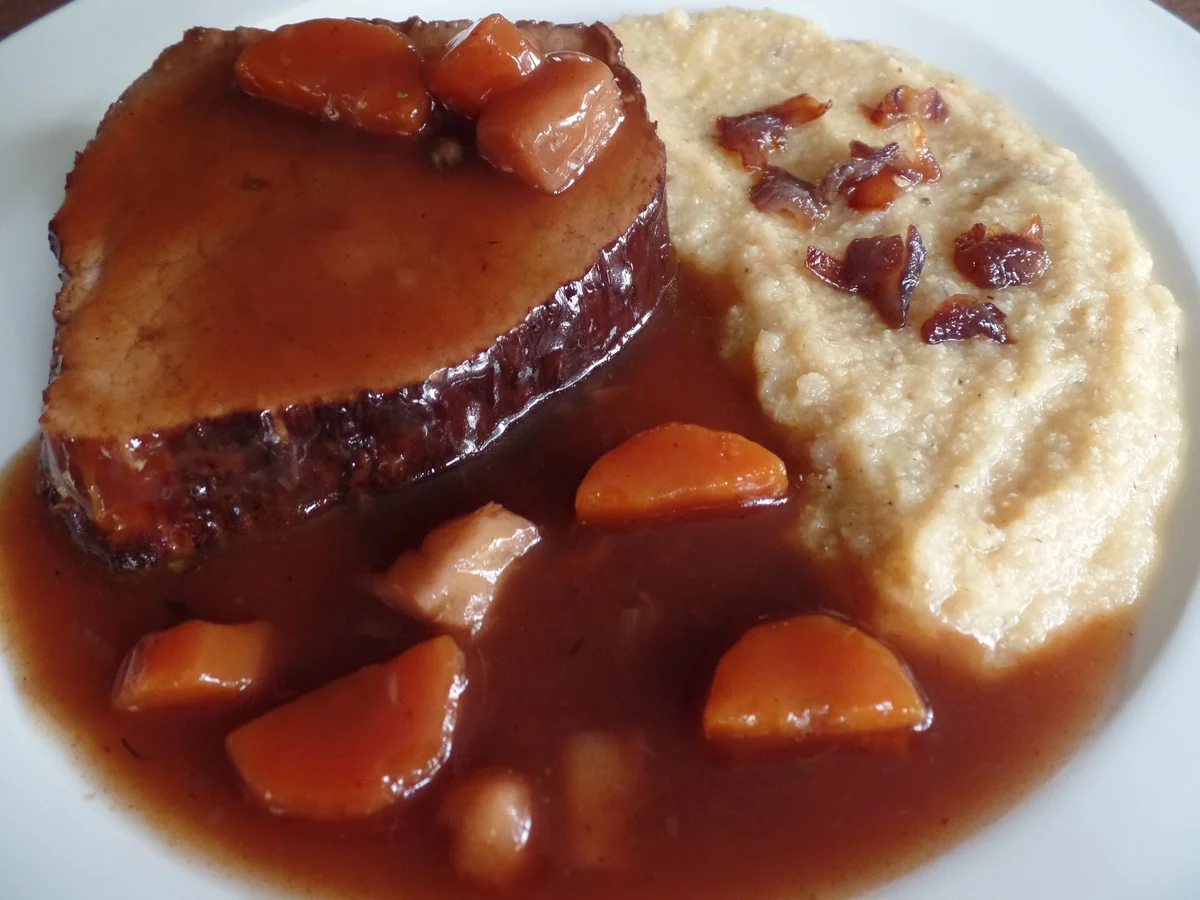 In Barolo geschmorte Rinderrolle (auch falsches Filet genannt)mit Polenta - Rezept - Bild Nr. 1049