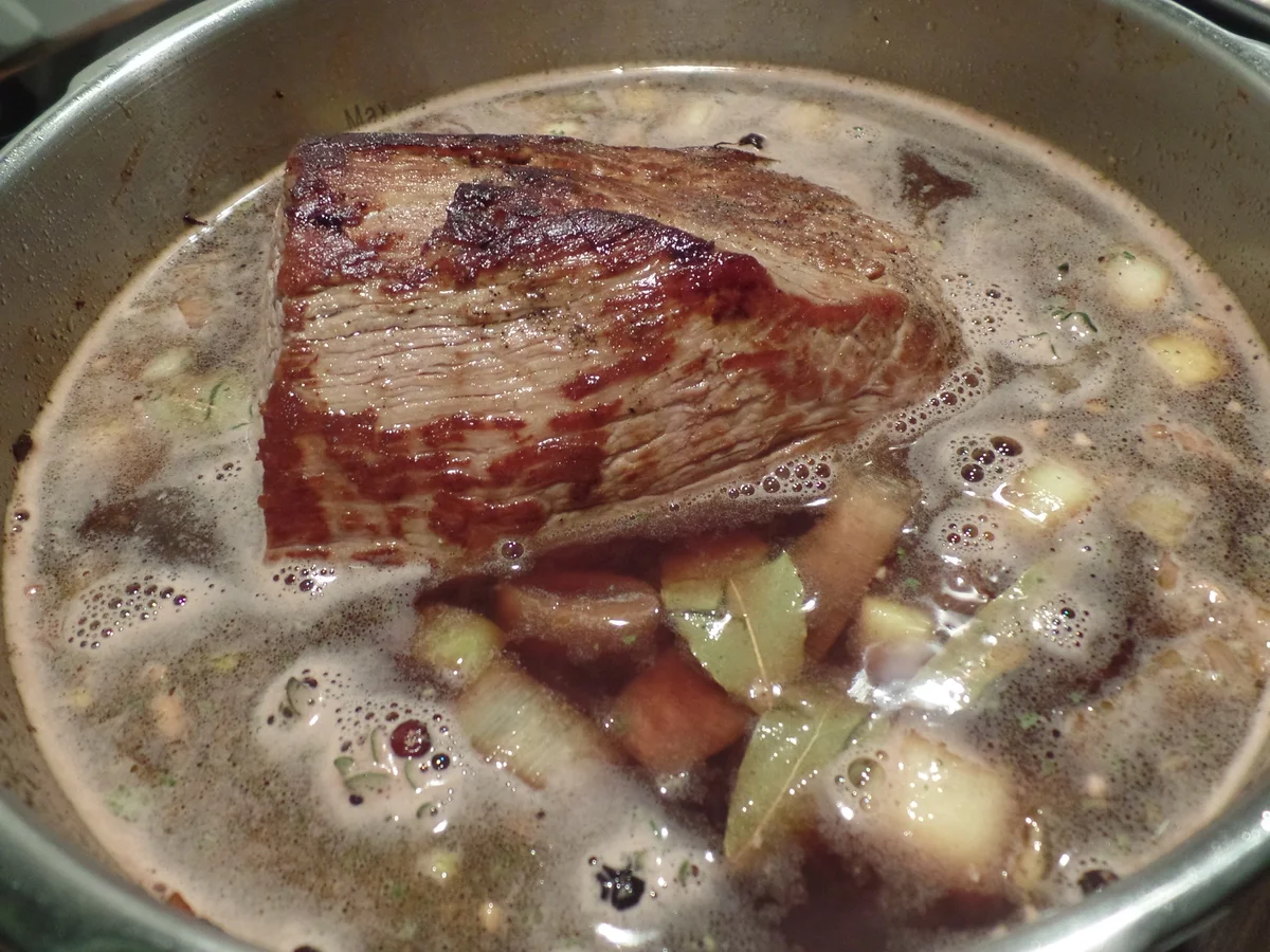 In Barolo geschmorte Rinderrolle (auch falsches Filet genannt)mit Polenta - Rezept - Bild Nr. 1059