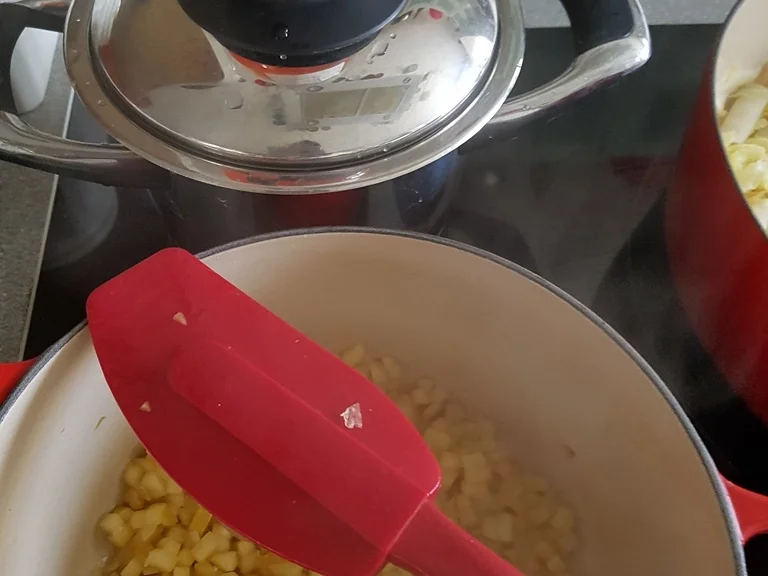 Rezept: Zartes Quitten-Apfel - Zwiebel Chutney Bild Nr. 1066 Zartes Quitten-Apfel - Zwiebel Chutney - Rezept - Bild Nr. 1066