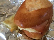 Heisse Schweizer Sandwiches mit Raclette Käse - Rezept