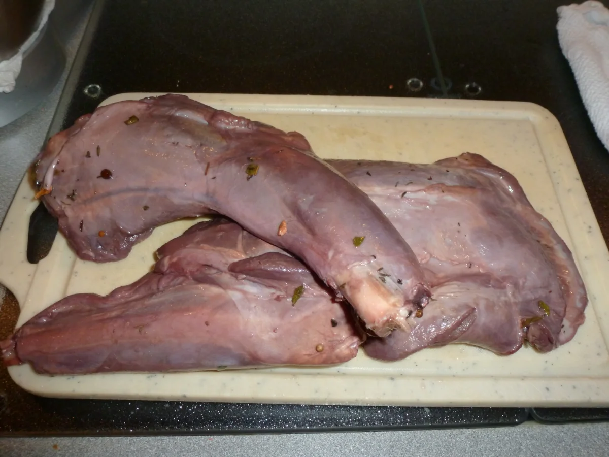 Rezept: Sauerbraten von der Rehkeule, aus dem Backofen Bild Nr. 1068 Sauerbraten von der Rehkeule, aus dem Backofen - Rezept - Bild Nr. 1068