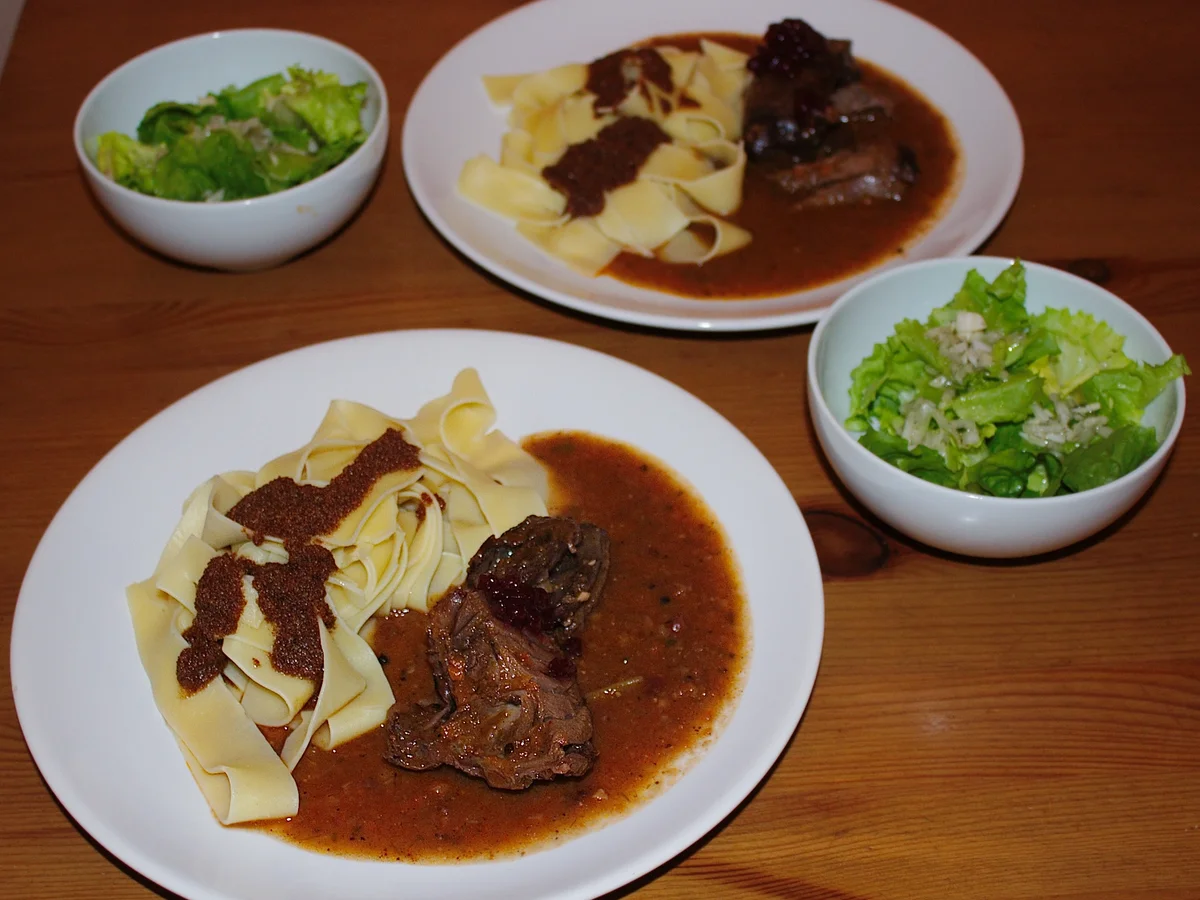 Rezept: Sauerbraten von der Rehkeule, aus dem Backofen Bild Nr. 1069 Sauerbraten von der Rehkeule, aus dem Backofen - Rezept - Bild Nr. 1069