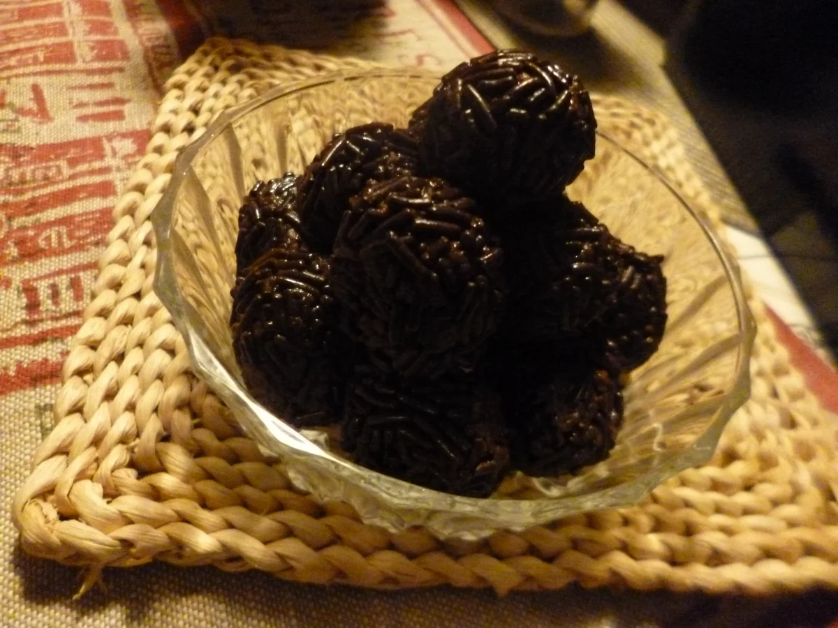 Rezept: Trüffel Rumkugeln Bild Nr. 1080 Trüffel Rumkugeln - Rezept - Bild Nr. 1080