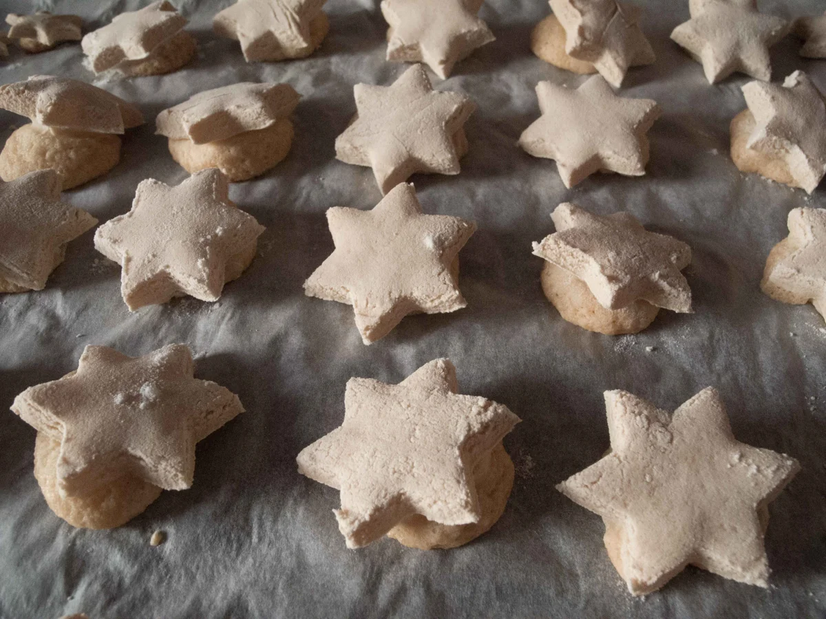 Rezept: Plätzchen: Kardamom-Sterne Bild Nr. 1147 Plätzchen: Kardamom-Sterne - Rezept - Bild Nr. 1147