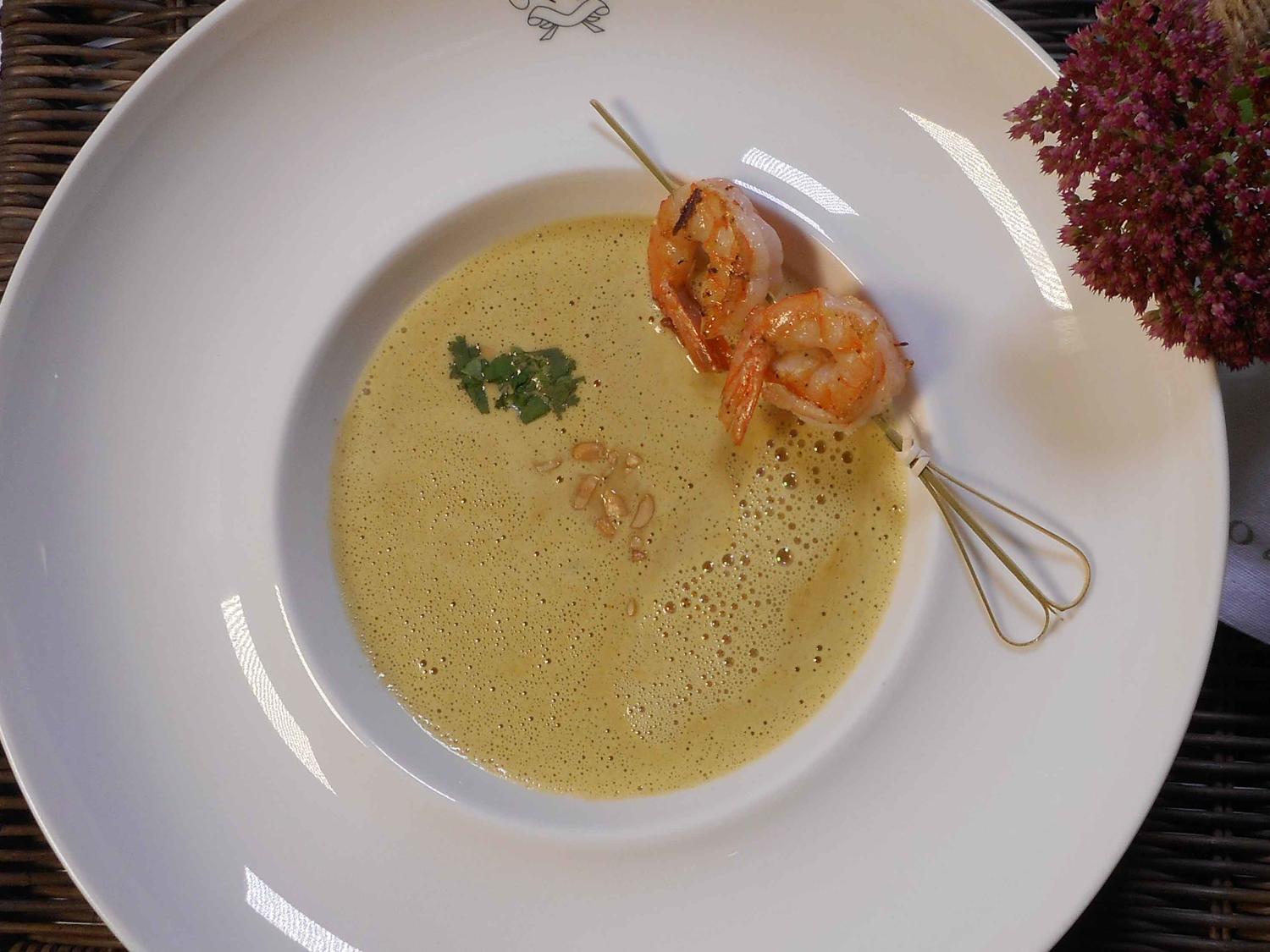 Erdnuss-Suppe mit Riesengarnelen - Rezept - kochbar.de