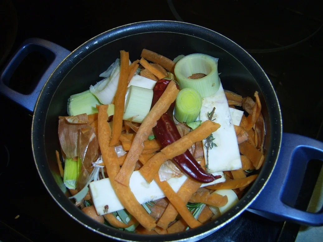 Rosenkohl-Huller mit Möhrengemüse nach Jägerart - Rezept - Bild Nr. 2