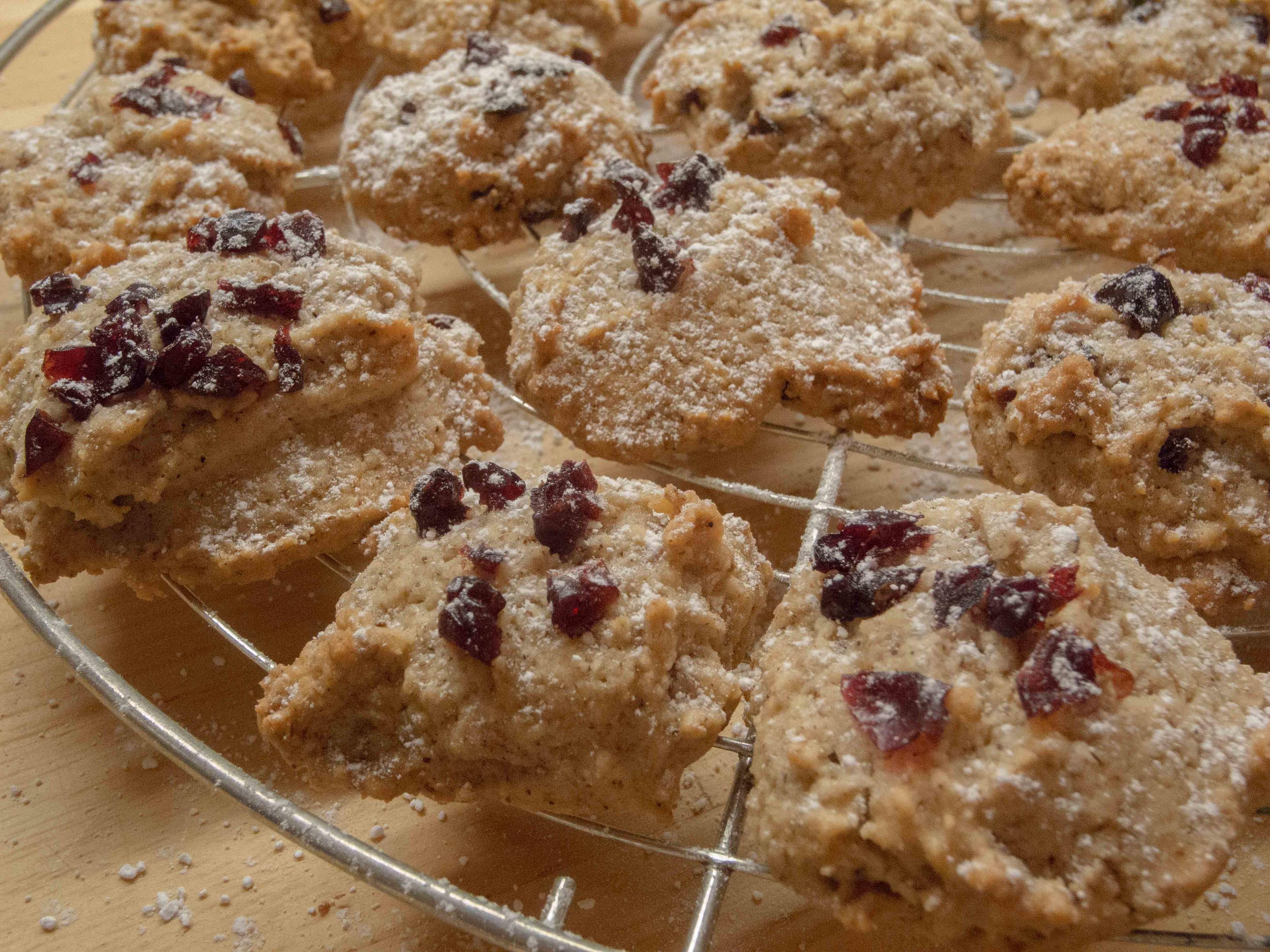 Bilder für Plätzchen: Löffelkekese mit Cranberrys - Rezept