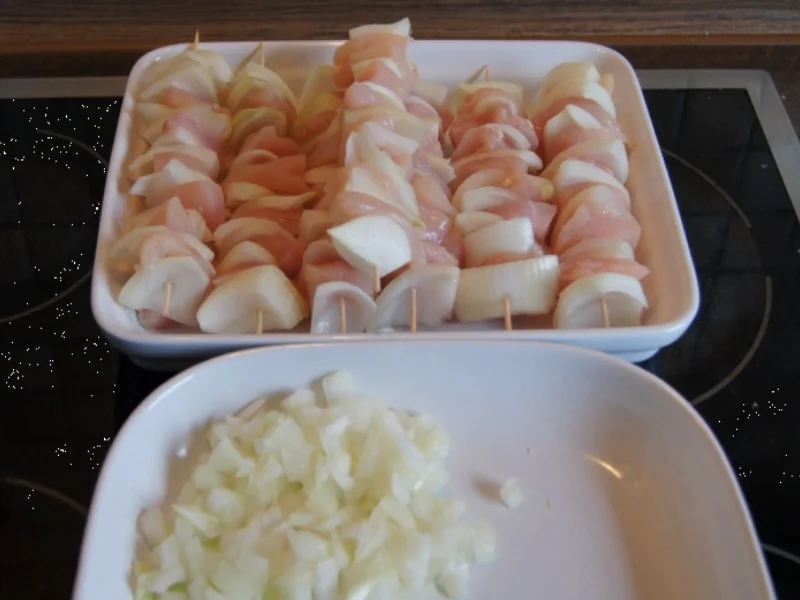 Hähnchenbrustfilet-Zwiebel-Schaschlik mit Currysauce süß-sauer und Zwiebel-Curry-Reis - Rezept - Bild Nr. 1150