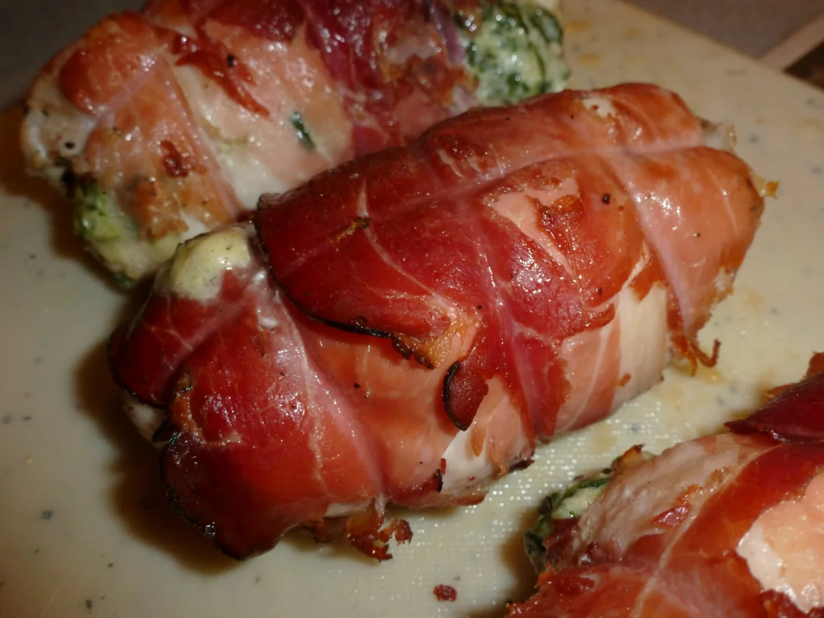 Hähnchenbrustfilet im Speckmantel mit Spinat-Käsefüllung - Rezept - Bild Nr. 1157