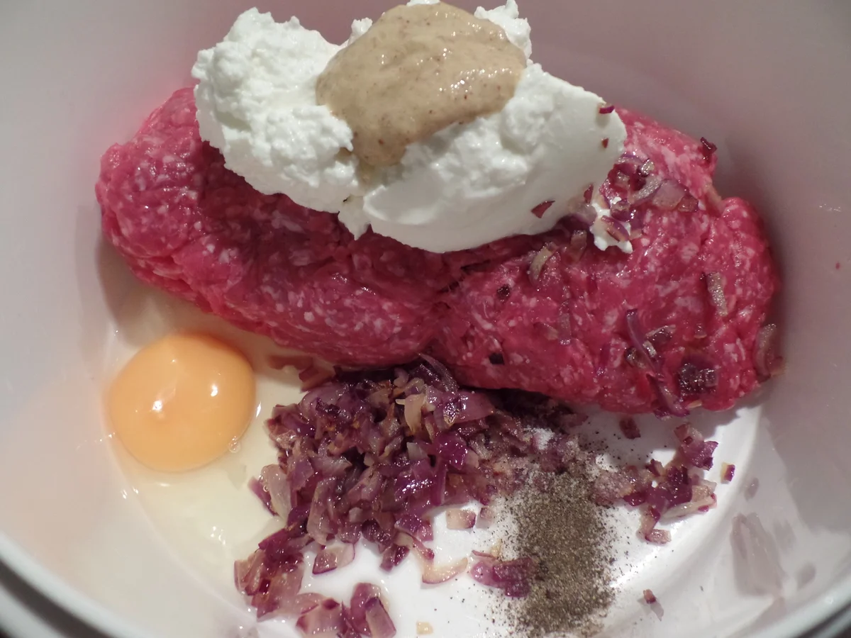 Buletten mit Lauch-Möhren-Gemüse und Selleriestampf - Rezept - Bild Nr. 1119