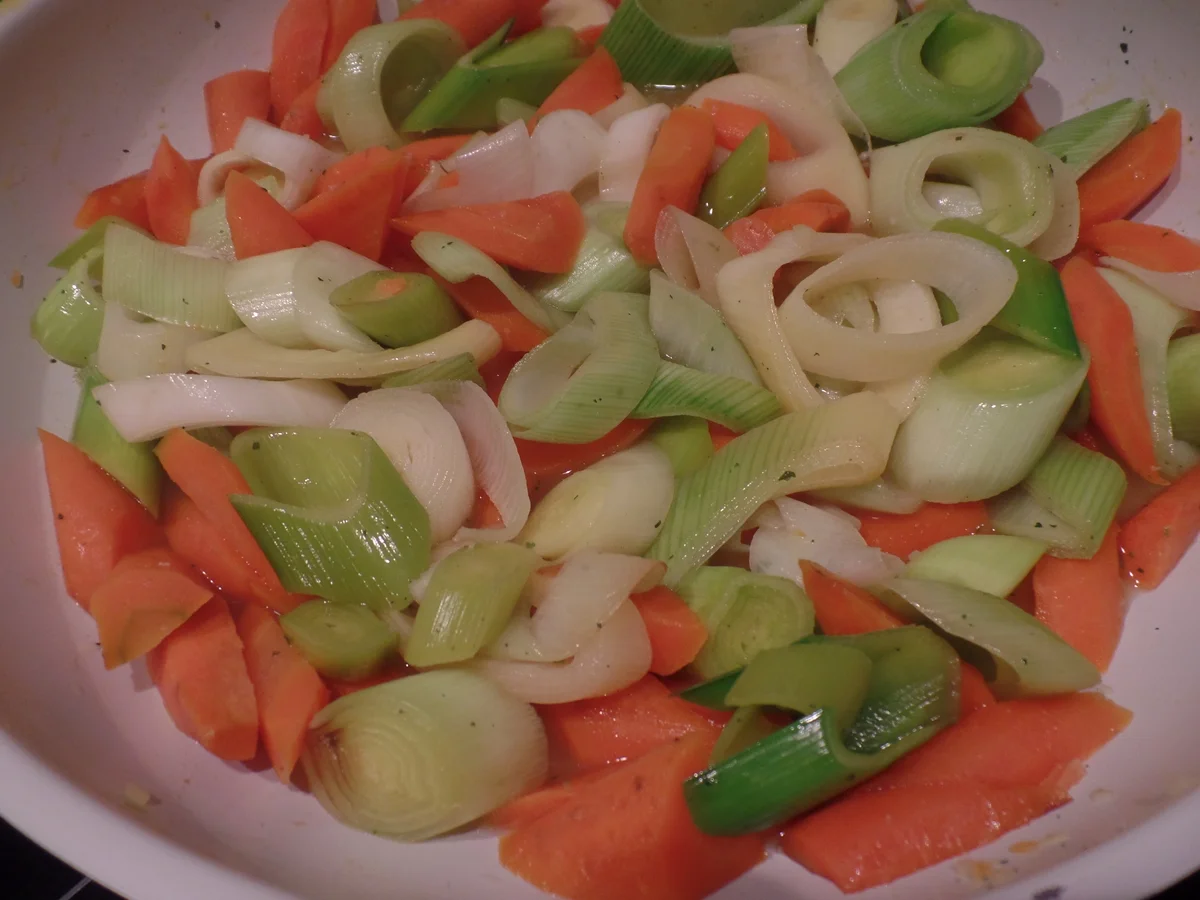 Buletten mit Lauch-Möhren-Gemüse und Selleriestampf - Rezept - Bild Nr. 1130